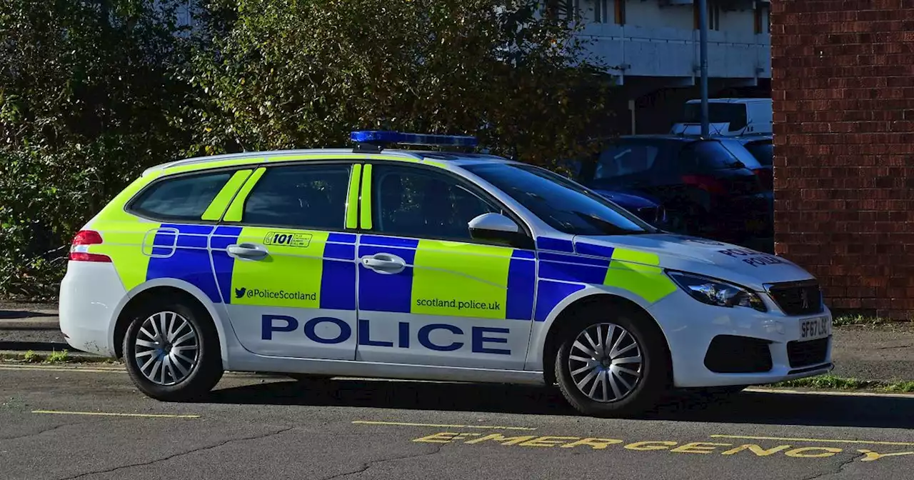 Easterhouse attempted murder probe after man found injured in street