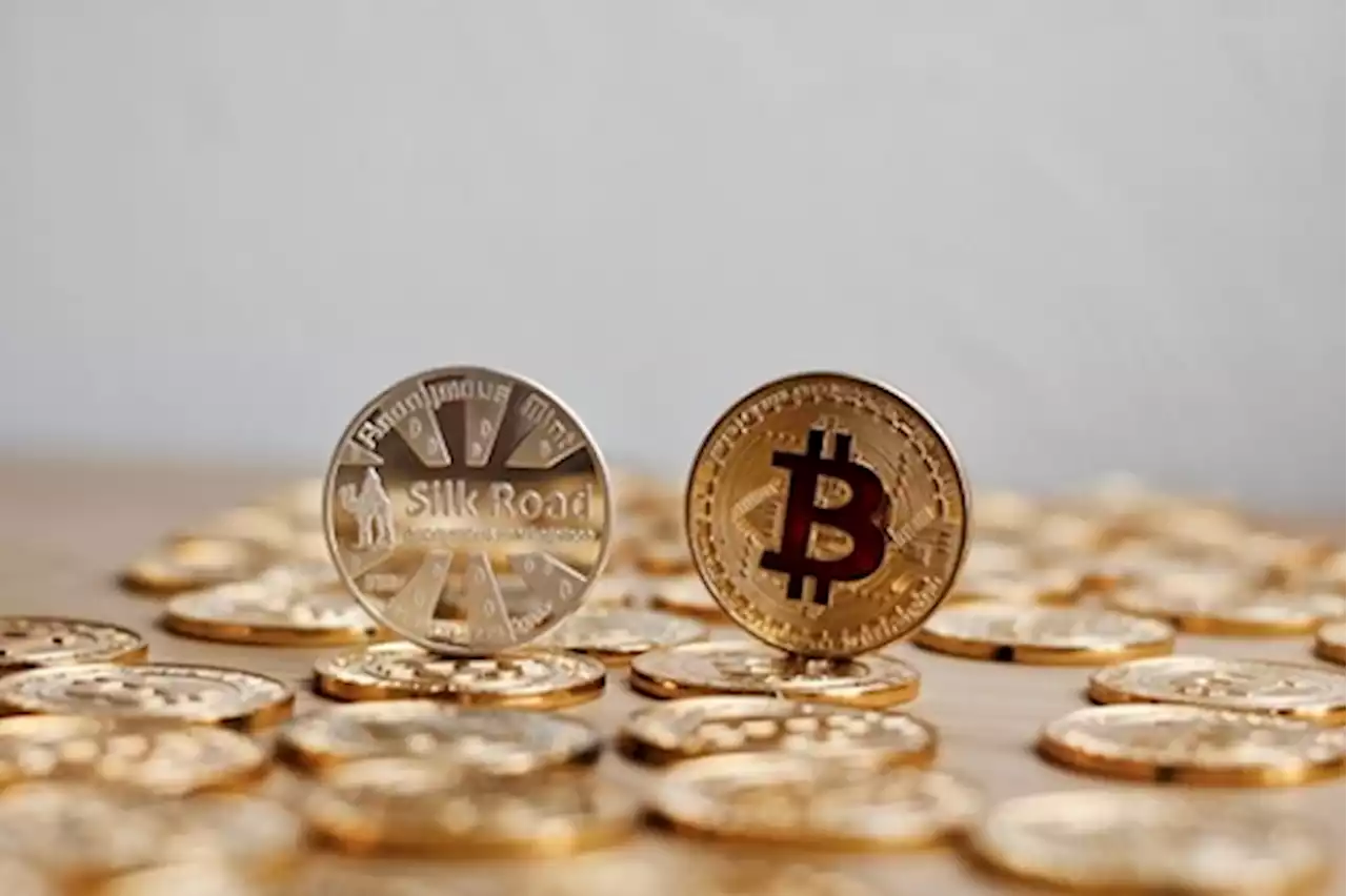 U.S. government begins selling Silk Road BTC amid global banking crisis