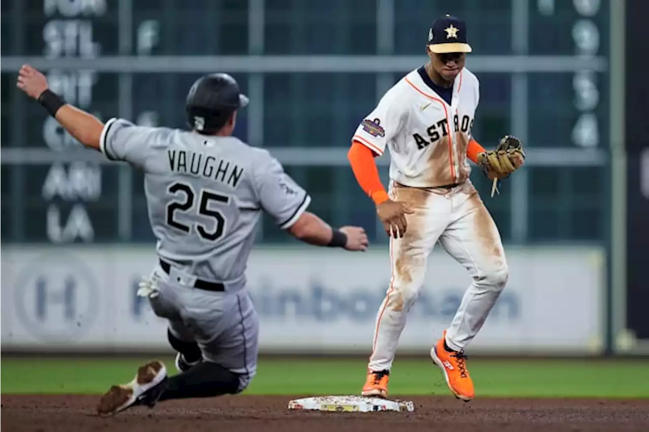 Vaughn’s double lifts White Sox over Astros 3-2 in opener