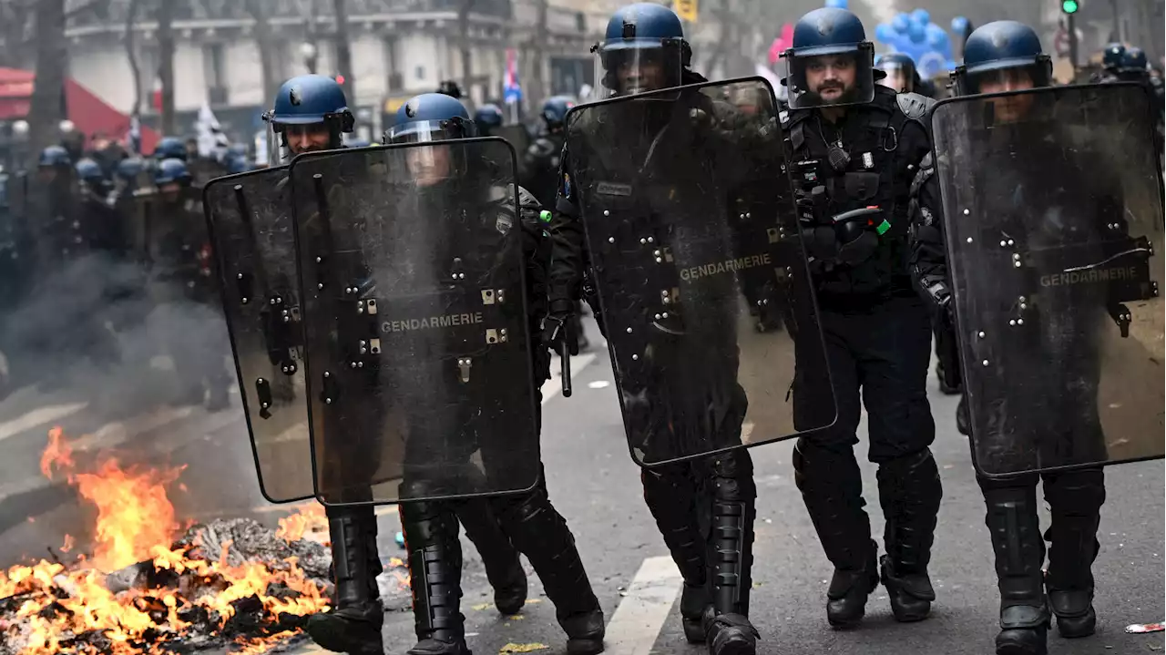 « Arrestations arbitraires » : des centaines d’opposants à la réforme des retraites déposent plainte