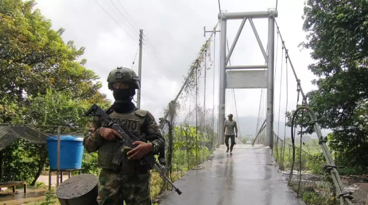 El ELN dice que 'tiene derecho' a atacar porque no hay cese el fuego bilateral