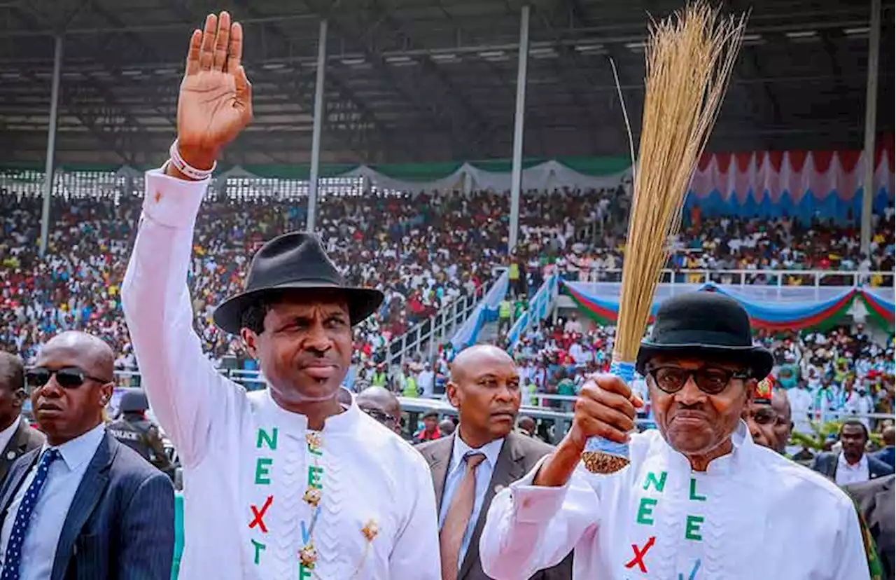 Rivers APC gov candidate Cole, others protest at INEC office