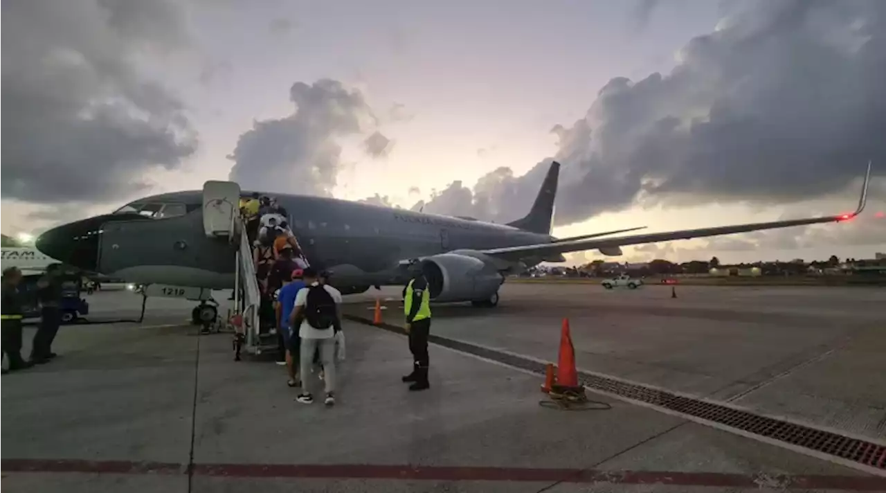 Aviones de la Fuerza Aérea Colombiana comienzan a trasladar pasajeros