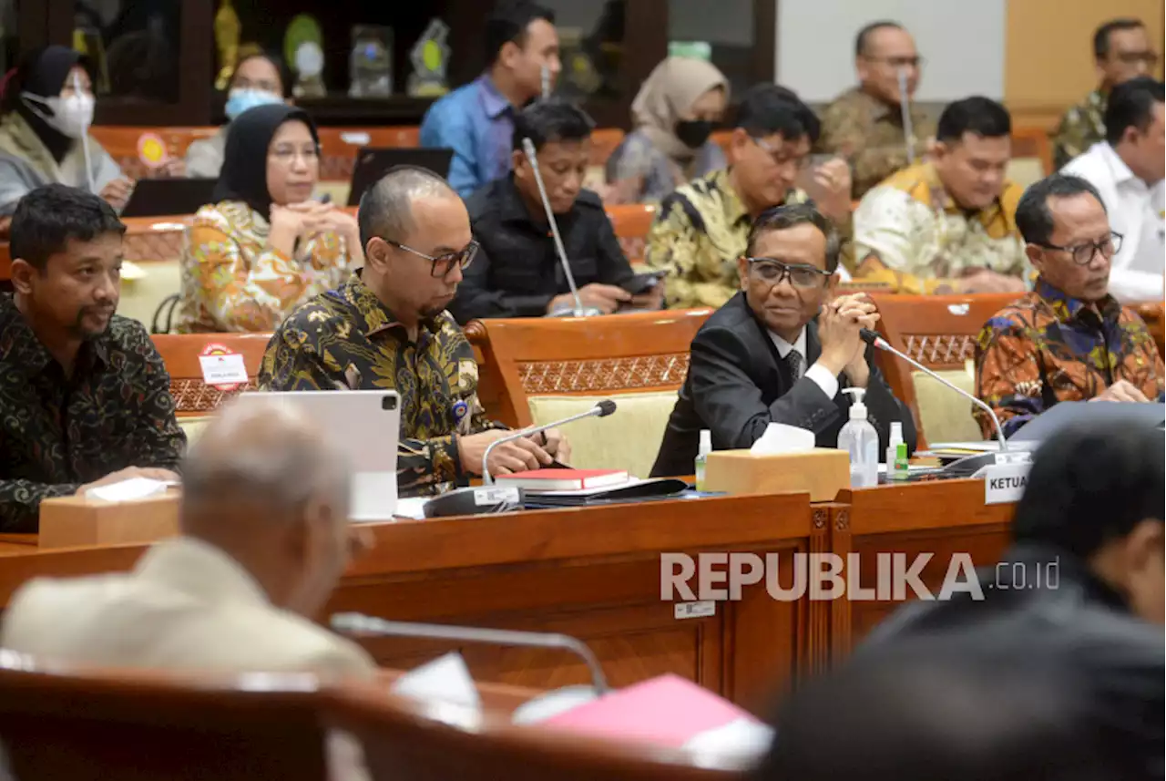 Legislator Minta Anggota DPR dan Mahfud tidak Saling Mengancam |Republika Online