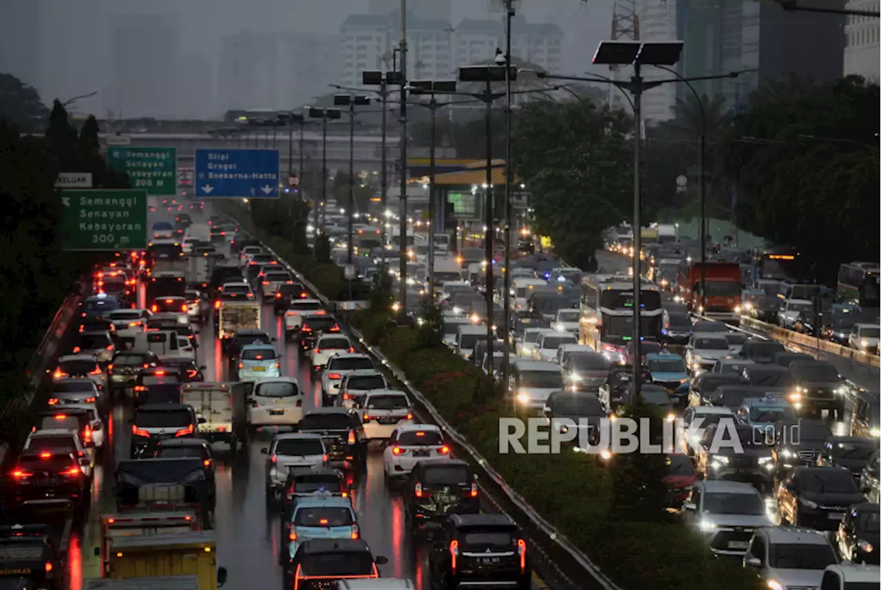 Politikus PDIP: Bagaimana Atasi Macet DKI, Mobil Listrik Dikasih Subsidi, DP Mobil Rp 0 |Republika Online