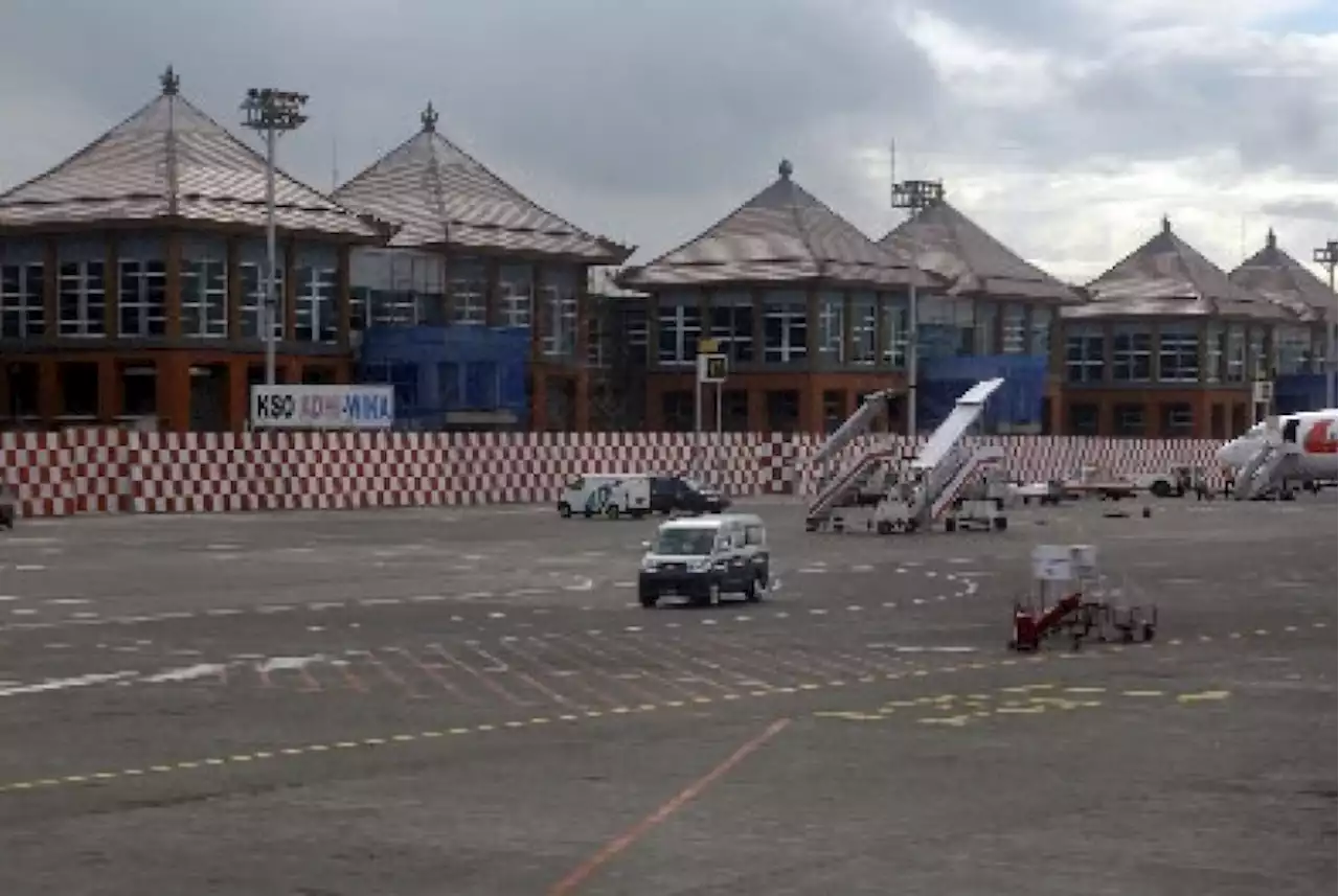 Polres Amankan WN Amerika Pembuat Onar di Bandara Ngurah Rai Bali |Republika Online