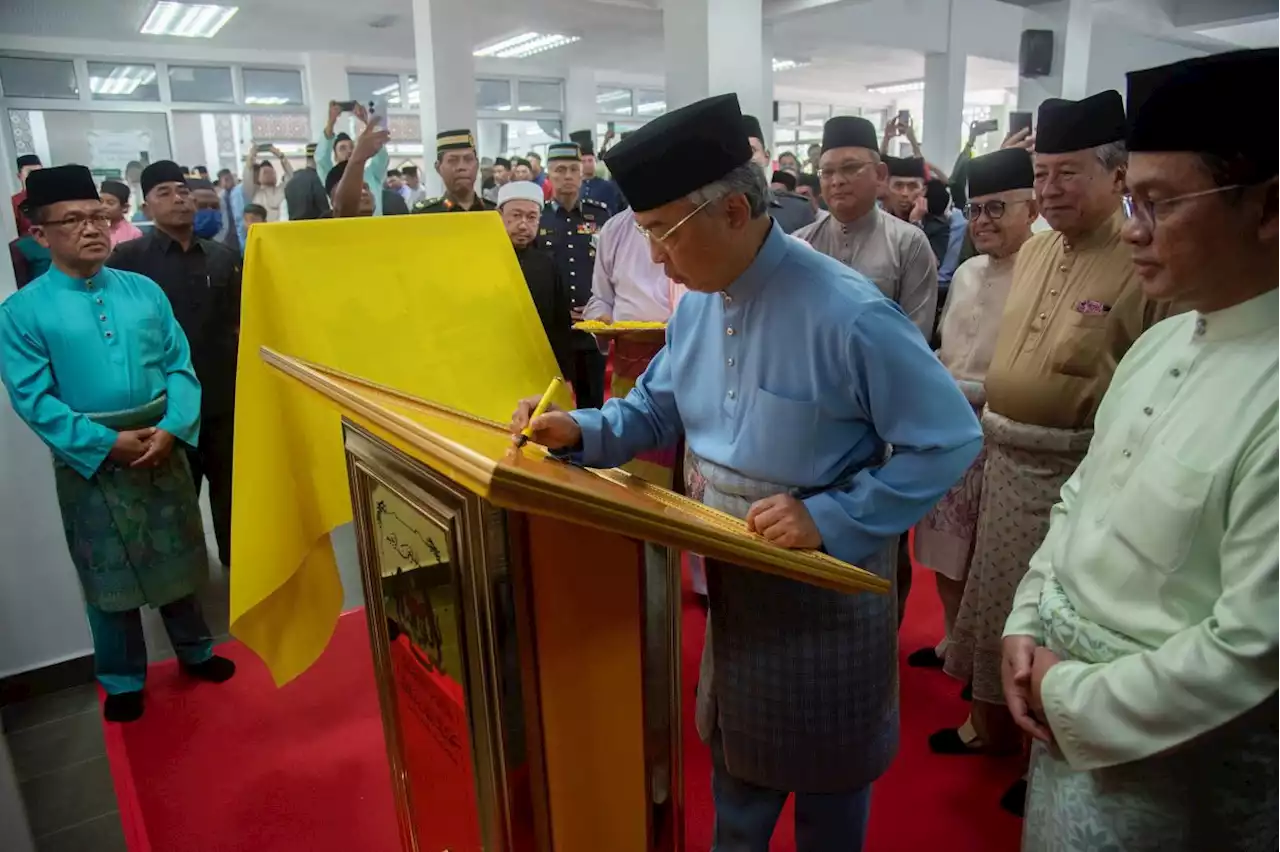 King graces opening of Al-Sultan Abdullah mosque in Labuan