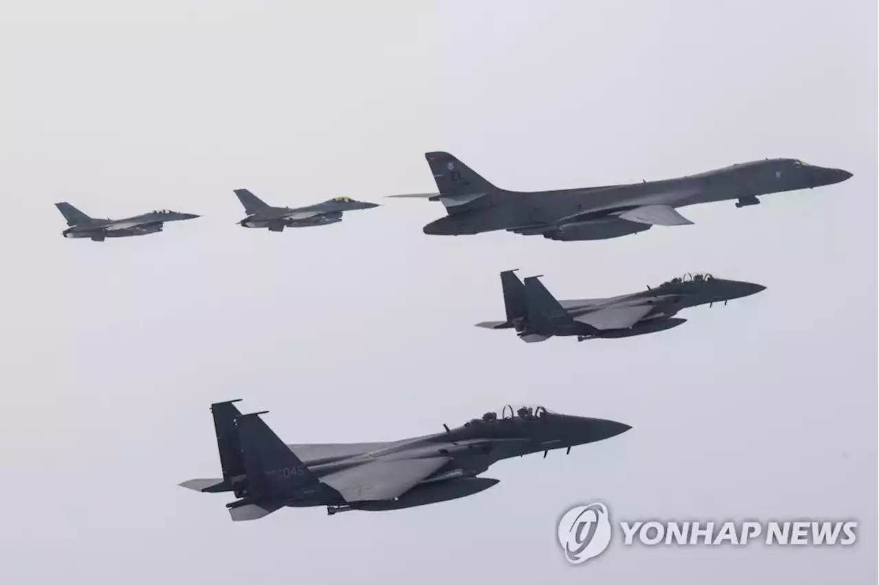 北 '南, '죽음의 백조' B-1B 온다고 '백조의 호수' 된 듯 추태' | 연합뉴스