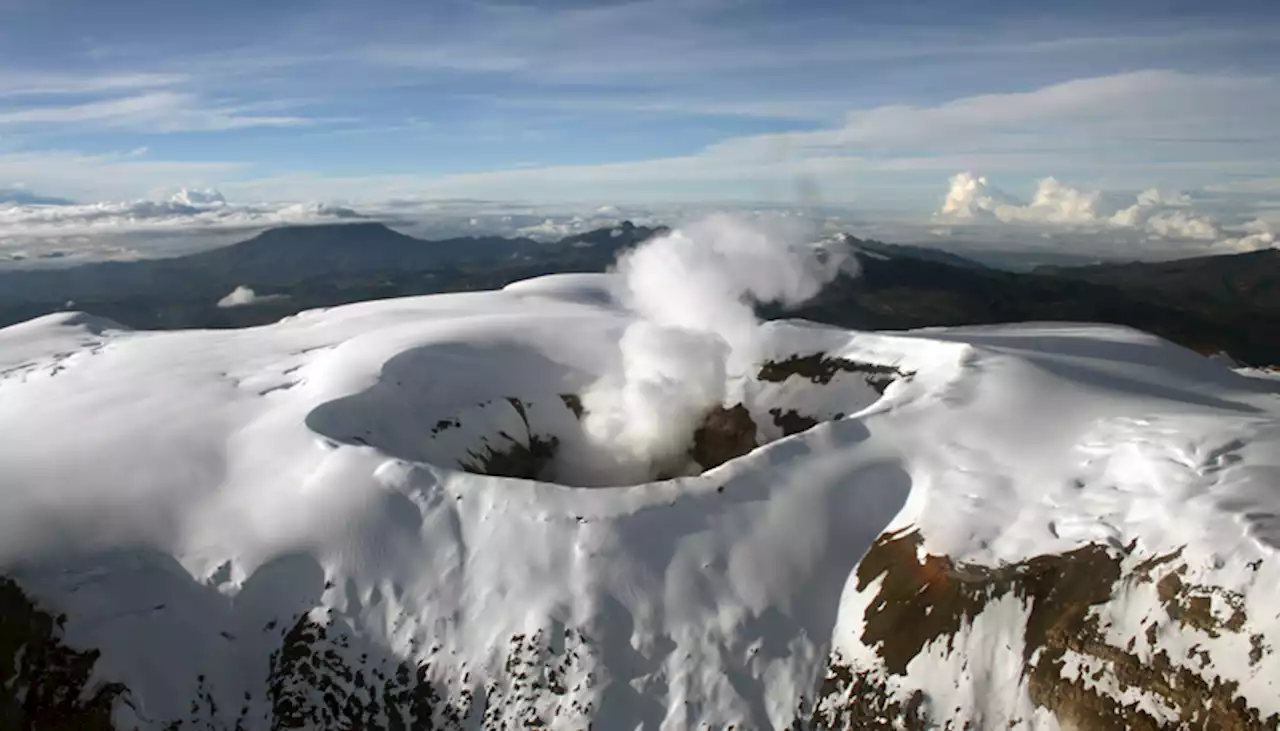 Servicio Geológico eleva a naranja la alerta por actividad del volcán Nevado del Ruiz