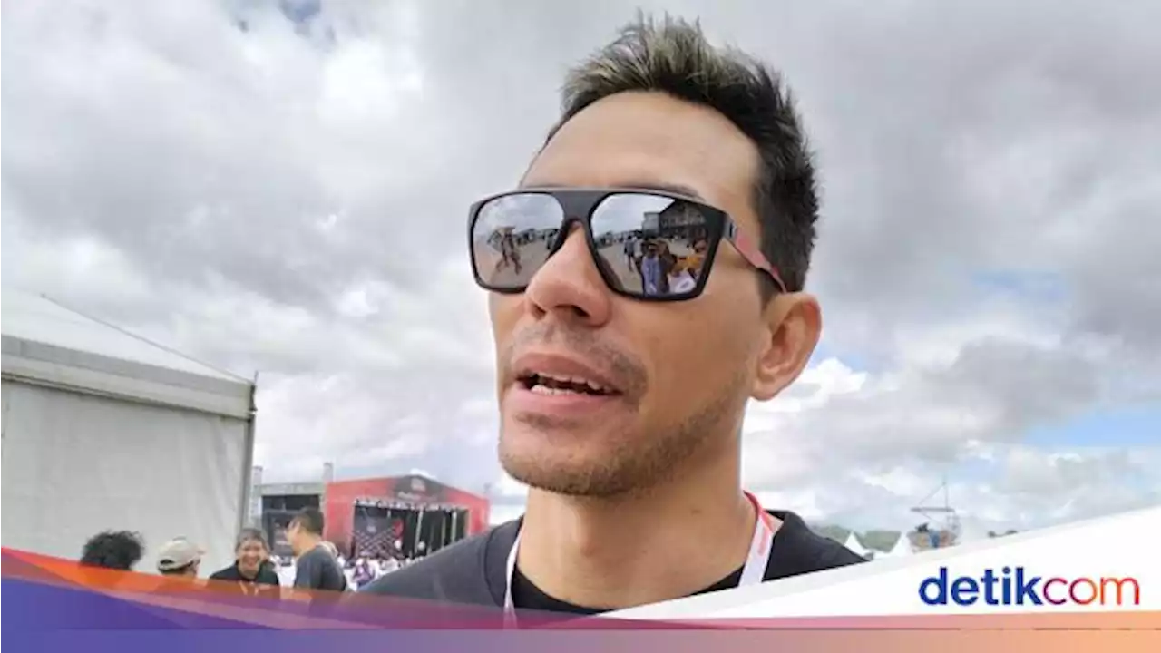 Nonton WSBK Bareng Istri, Darius Sinathrya Pengen Jajal Sirkuit Mandalika