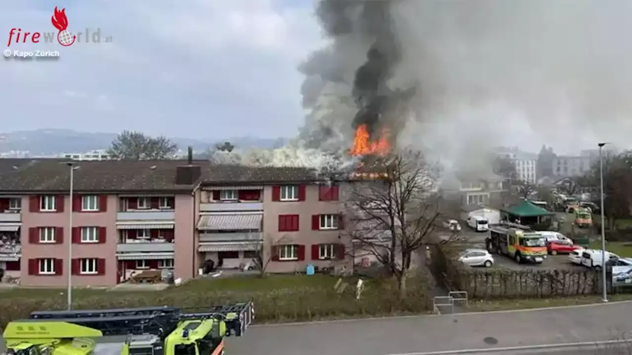 Schweiz: Balkon-Feuer in Wetzikon erfasst Mehrfamilienhaus-Dach