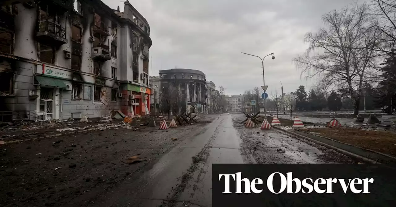 Race to get last children out of Bakhmut as city becomes ‘hell on earth’