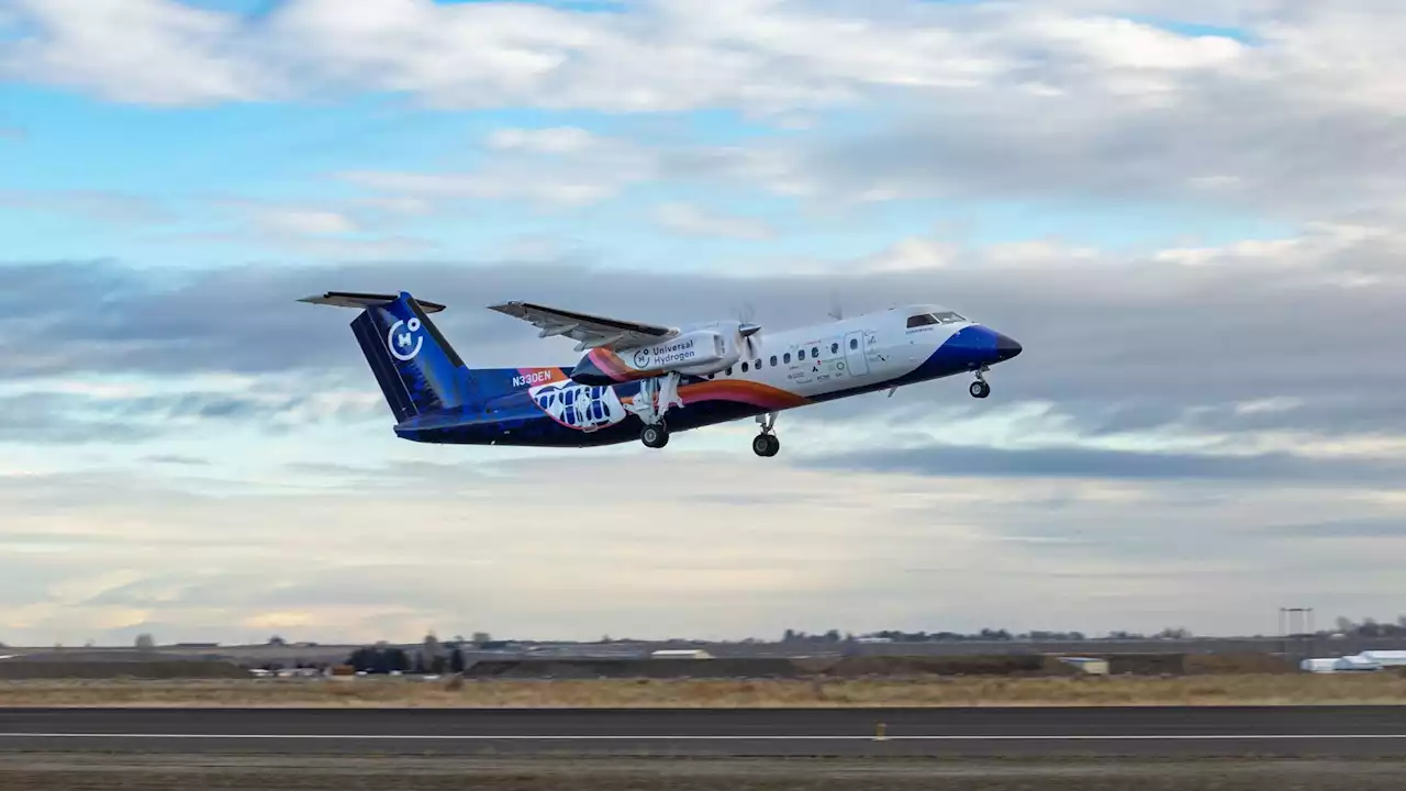 US startup successfully completes test flight of largest hydrogen-powered airplane