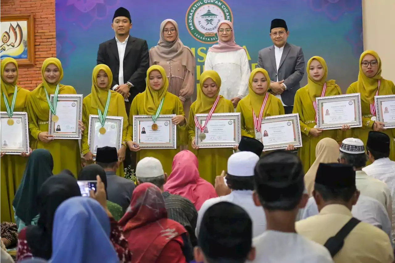 9 Santri di Rumah Gus Muhaimin Diwisuda Hafal Al-Qur'an