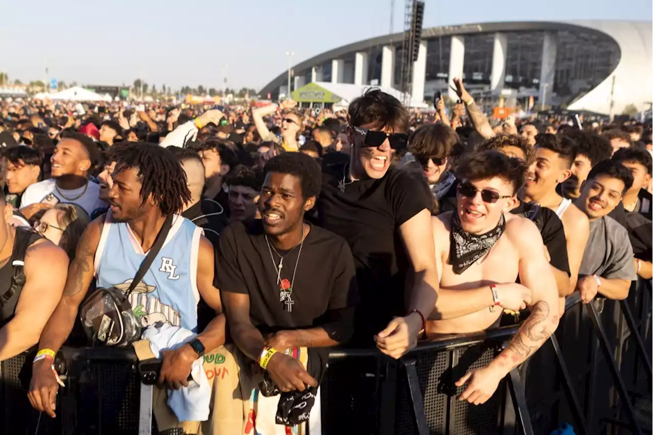 Rowdy crowd temporarily pauses Rolling Loud fest, but the party continues in Inglewood