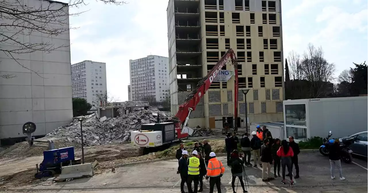 Marseille : les tours A2 et A4 de la cité des Flamants enfin démolies