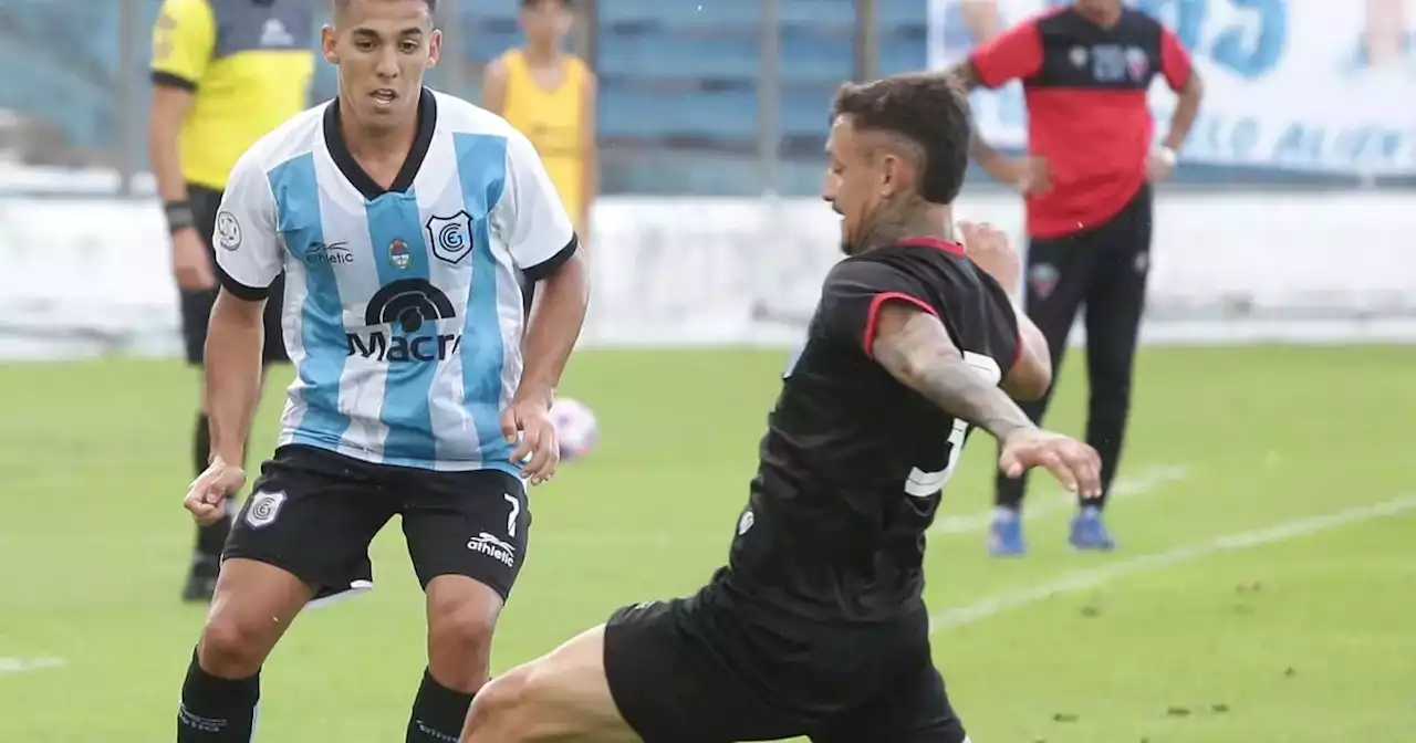 Primera Nacional: salieron a jugar con remera de entrenamiento y pantalones del rival | Fútbol | La Voz del Interior