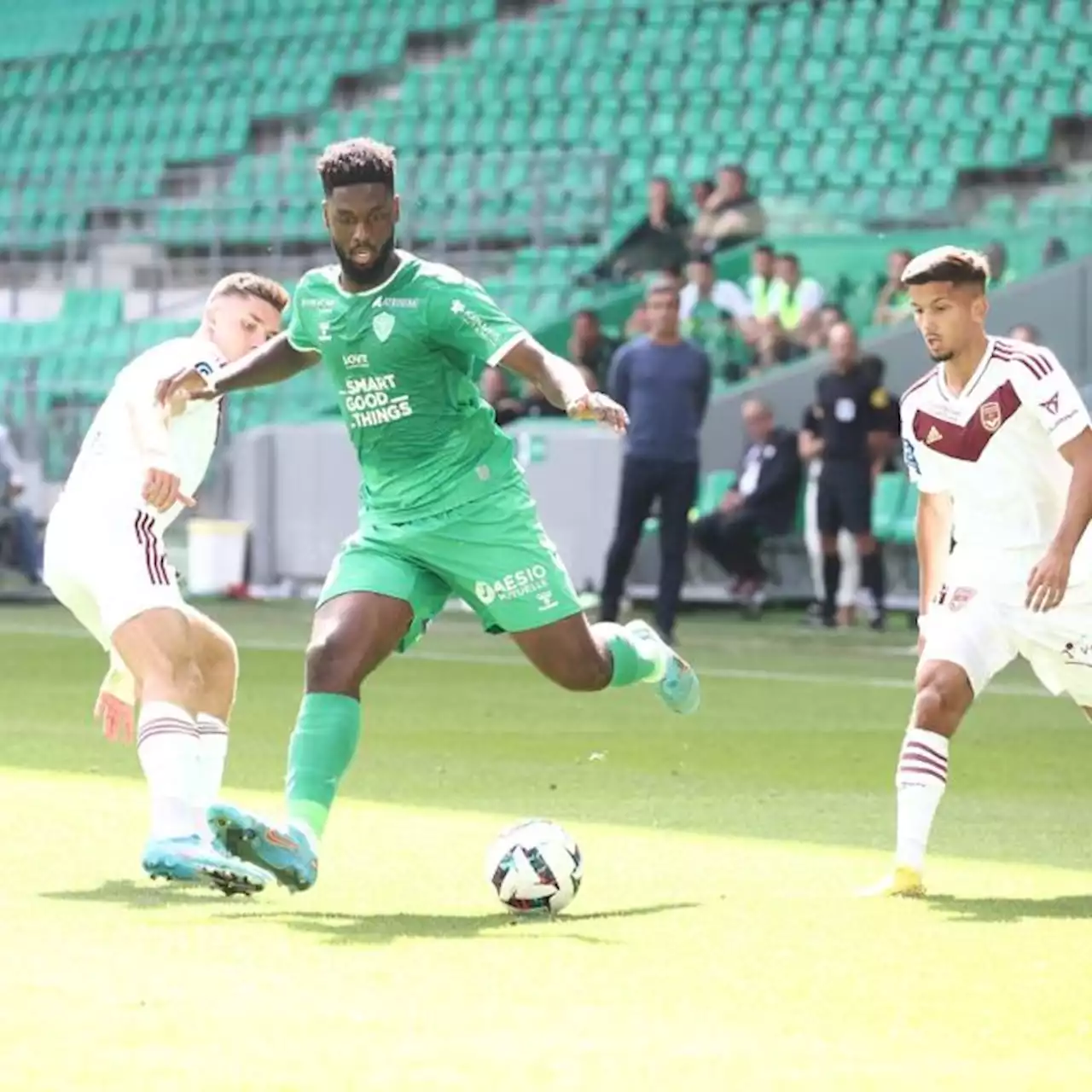 Ligue 2 : Bordeaux et Saint-Etienne, deux monuments en restauration