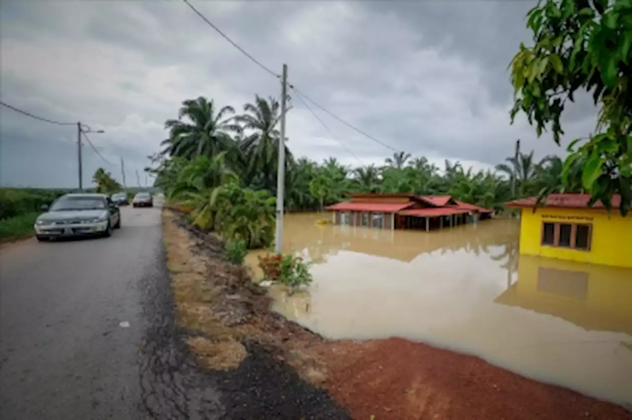 Melaka Civil Defence Force: Heavy rain among causes of floods in state