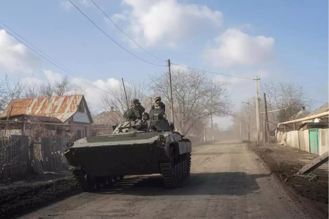 Civilians flee embattled town as Ukrainian pullout looms