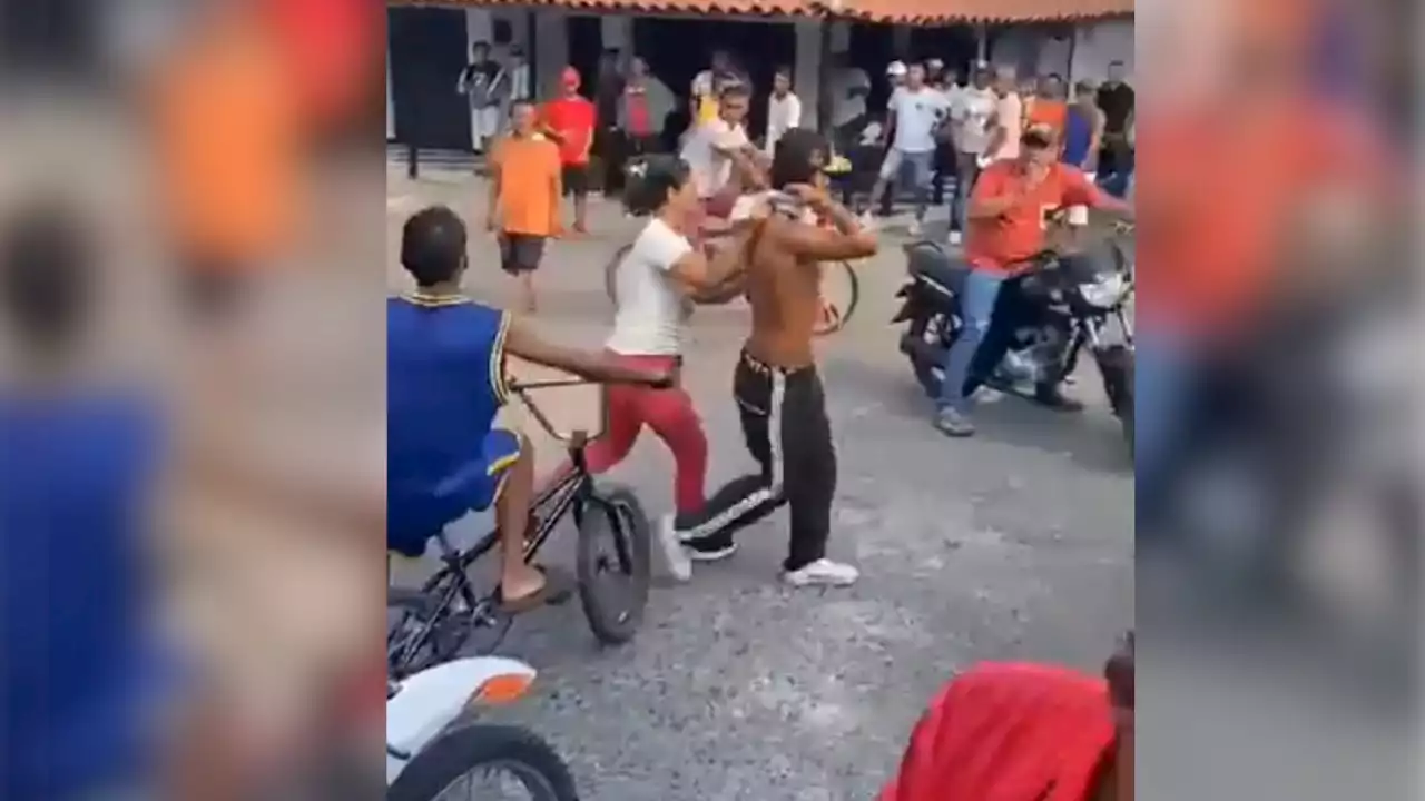 [VIDEO] Una mamá sacó a 'riendazos' a su hijo de la protesta minera en el bajo cauca antioqueño