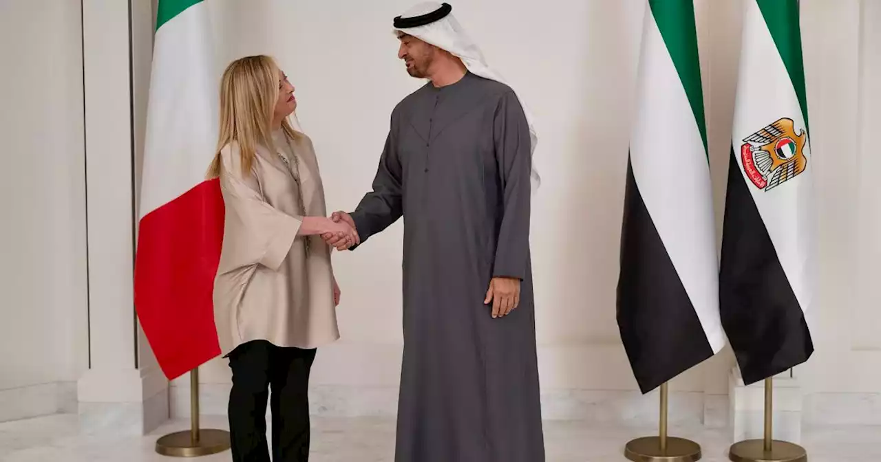 La visita di Meloni negli Emirati Arabi: l'incontro con il presidente bin Zayed Al Nahyan