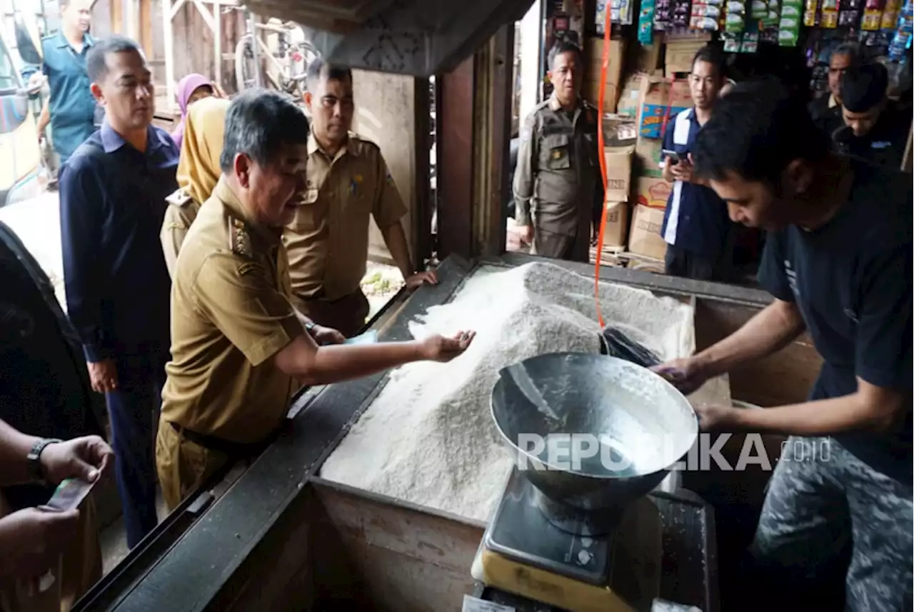 Pastikan Ketersediaan Pangan, Pemkab Garut Pantau Gudang Distributor |Republika Online