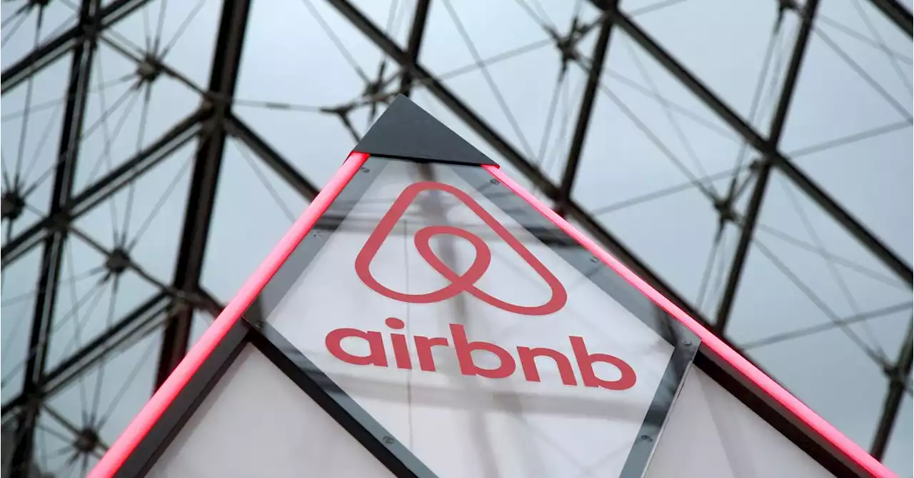 Airbnb cuts recruiting staff headcount