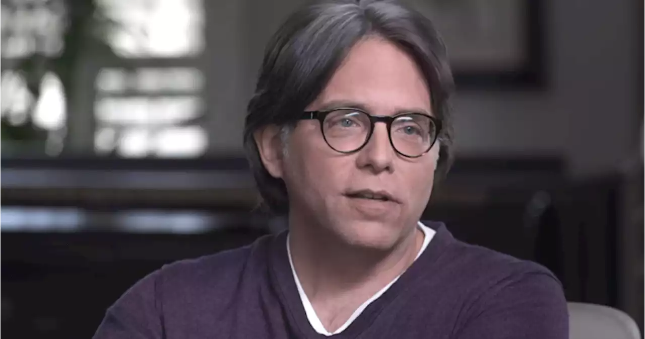 Keith Raniere acusa a “magnate de los medios de México” de querer hundirlo en prisión