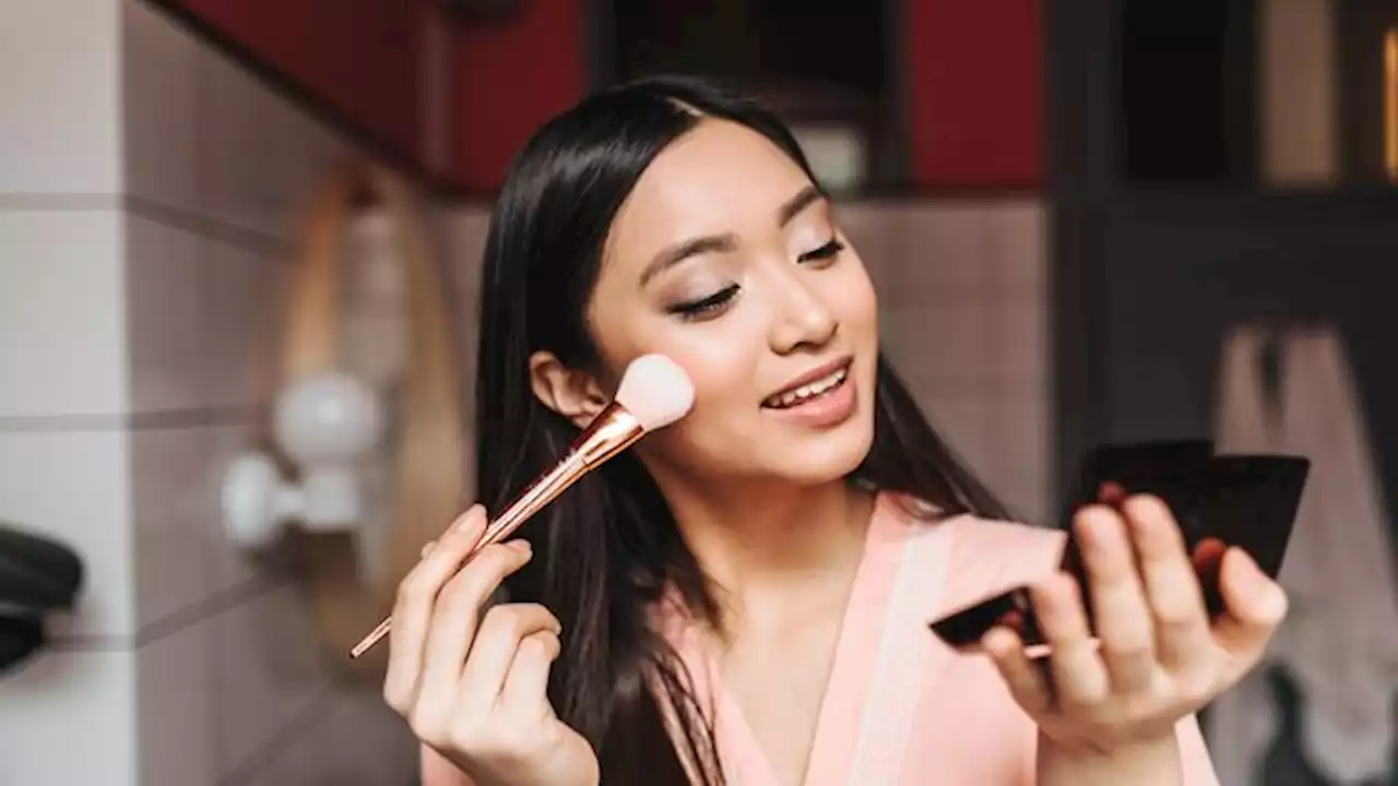 Langkah Menyiapkan Kulit agar Hasil Makeup Tidak Cakey