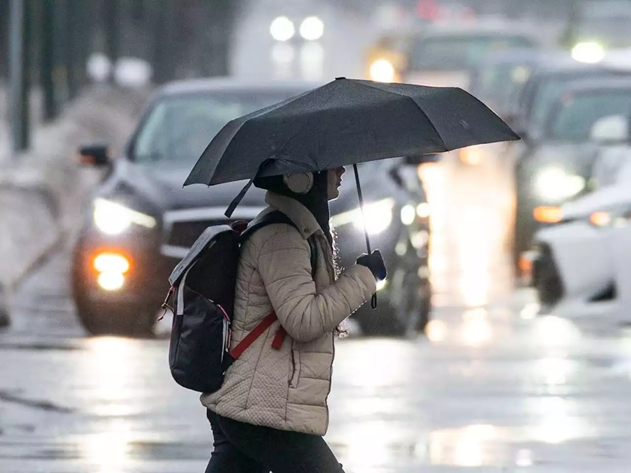 Vancouver Weather: Rain or wet snow, then chance of showers