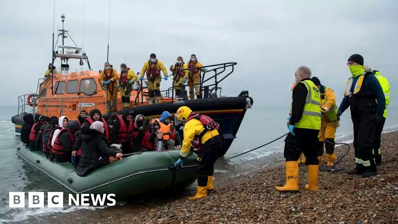 Rishi Sunak vows to end asylum claims from small boat arrivals