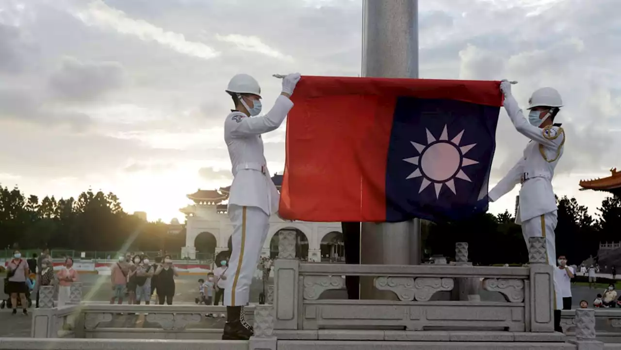 China proffers 'peaceful reunification', Taiwan says respect our democracy