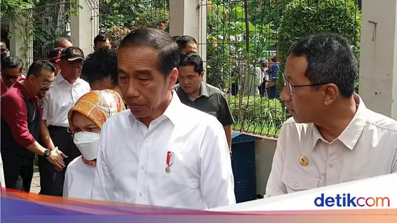 Jokowi Kunjungi Tenda Pengungsian Korban Kebakaran Depo Plumpang