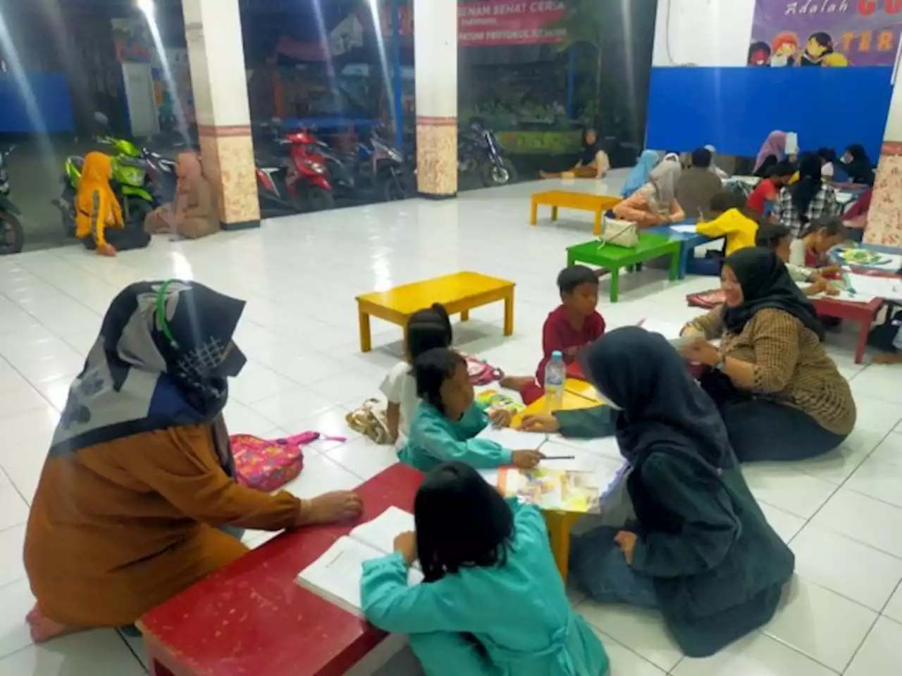 Antusiasme Anak-Anak Belajar dan Ngaji Bareng di Tenggilis Mejoyo