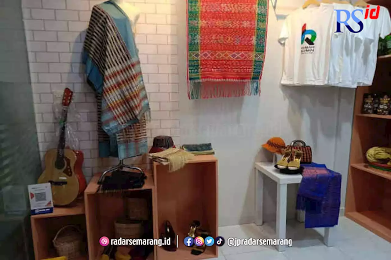 Di Rumah BUMN, Keunikan Sepatu dan Sandal Rajut dari Tarutung Dibantu Promosikan