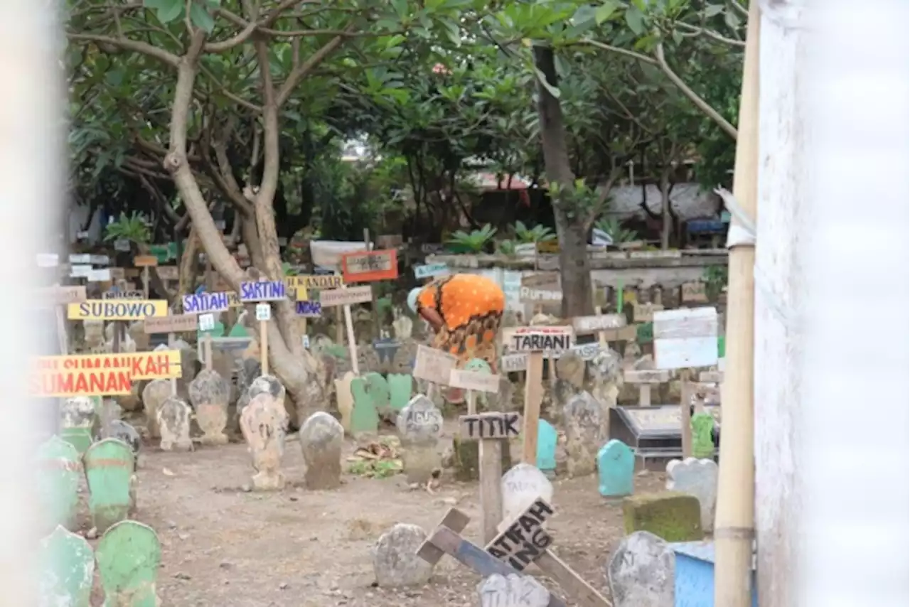 Relokasi Makam Terdampak Frontage Road Sidoarjo Masih Terkendala Cuaca