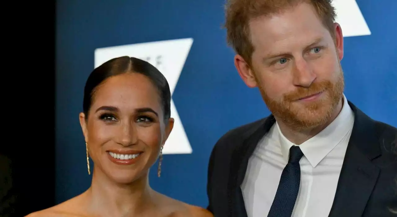 «Harry e Meghan invitati all'incoronazione di Carlo», ma la coppia non ha ancora annunciato se andrà alla cerimonia