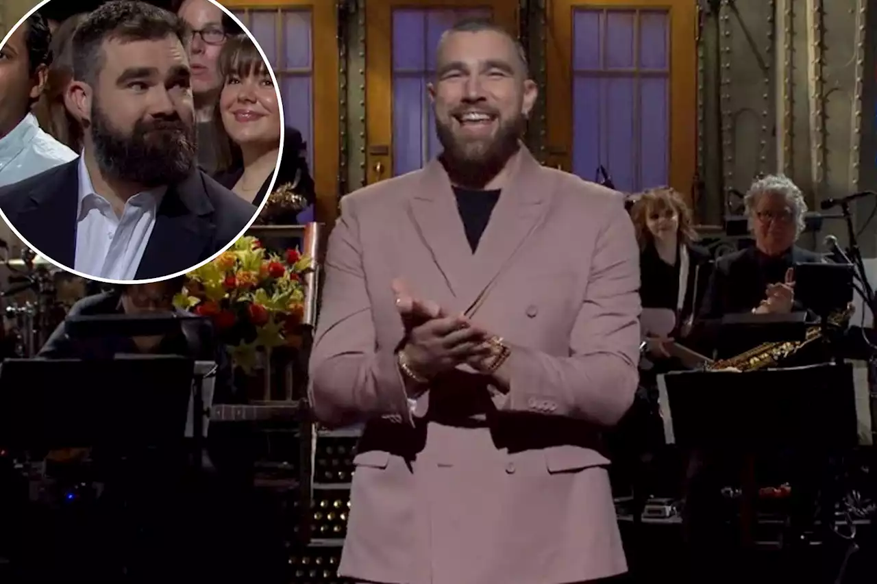 Chiefs star Travis Kelce pokes fun at Patrick Mahomes, brother Jason during ‘SNL’ monologue