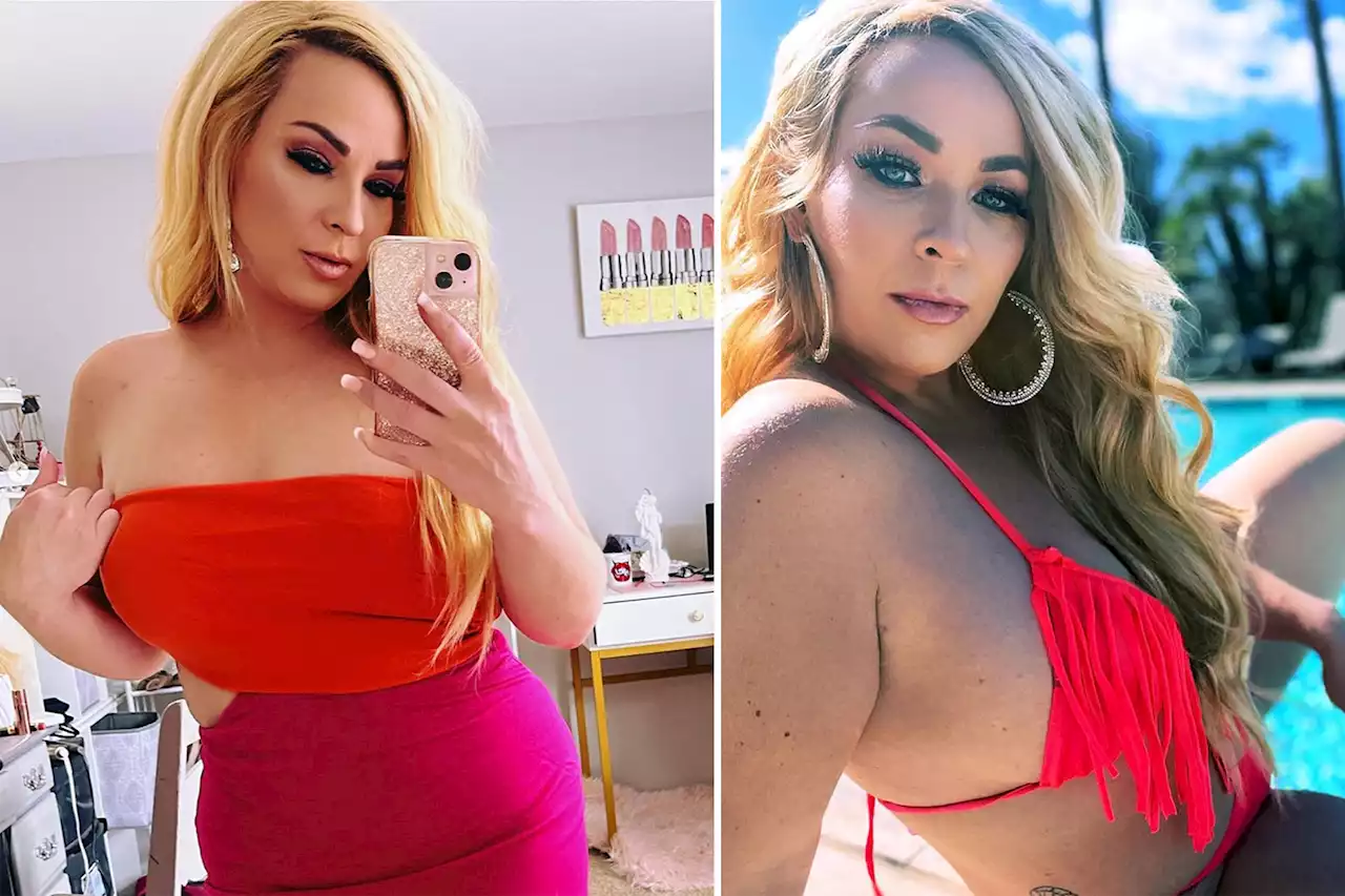 Teacher turned OnlyFans model gives report cards to her subscribers