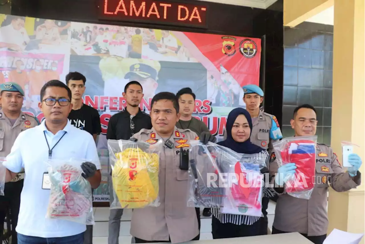 |em|Ngeri.|/em|...Pelajar SMP Bacok Pelajar SD Hingga Meninggal |Republika Online