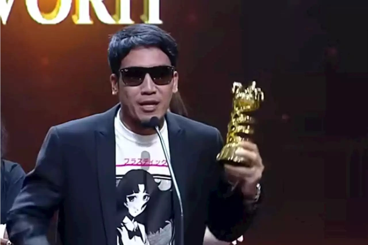 Singkirkan Andre Taulany hingga Ayu Ting Ting, Desta Rebut Piala Indonesian Comedy Award 2023