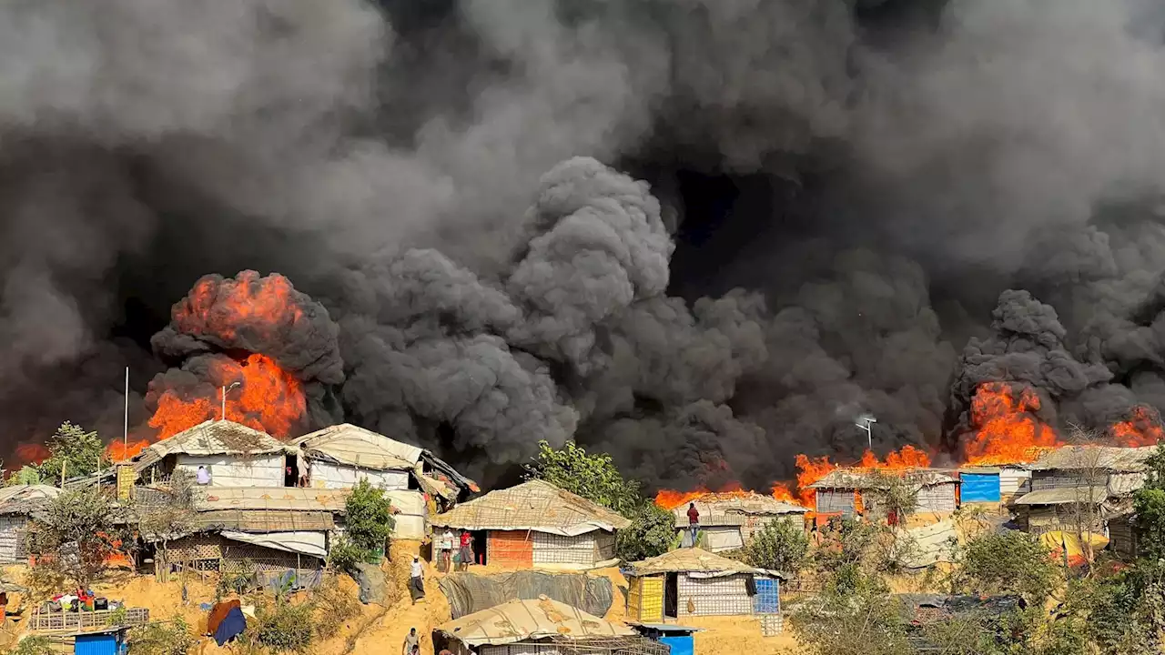 Thousands left homeless by massive fire in Bangladeshi Rohingya refugee camp