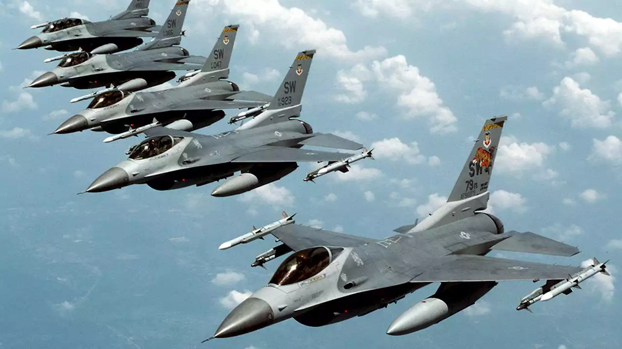 Two Ukrainian pilots in US for fighter jet training but still no decision on F-16s being sent to Ukraine