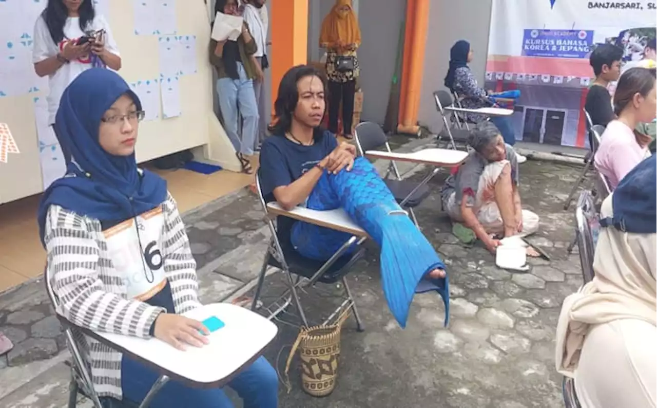 Keseruan Lomba Melamun di Solo, Ada yang Berkostum Gelandangan hingga Mermaid