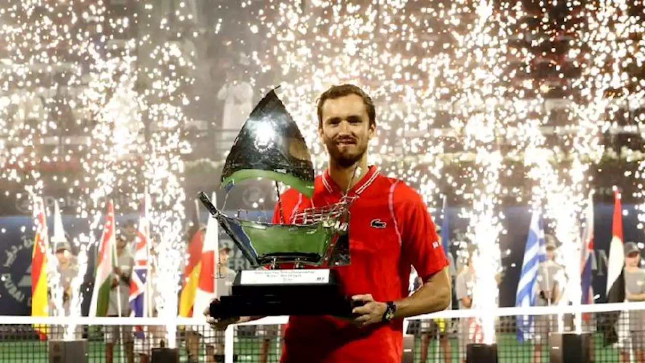 Juara di Dubai, Daniil Medvedev Cetak Hat-trick dalam Tiga Pekan