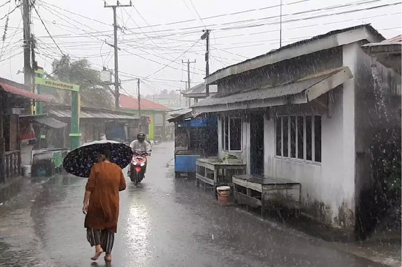 Prediksi Cuaca Hari Ini: Hujan dan Petir di Tanjung Pinang, Kepri Diminta Siaga