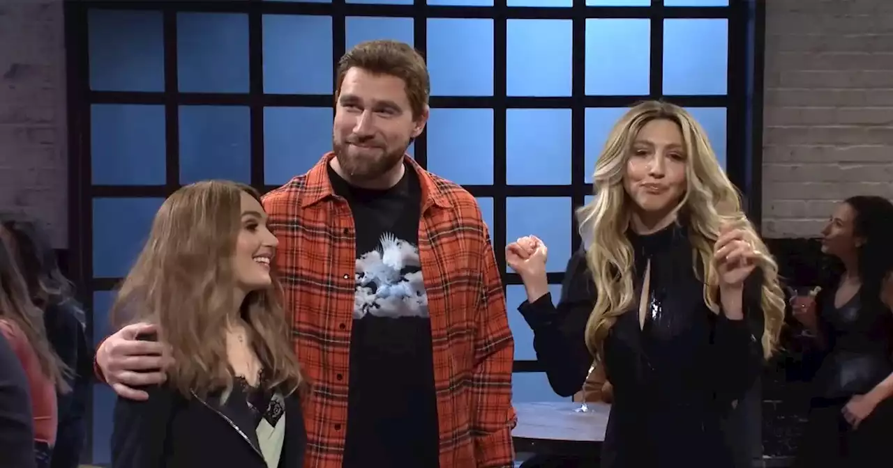 Travis Kelce joined by brother Jason in hilarious 'SNL' sketch