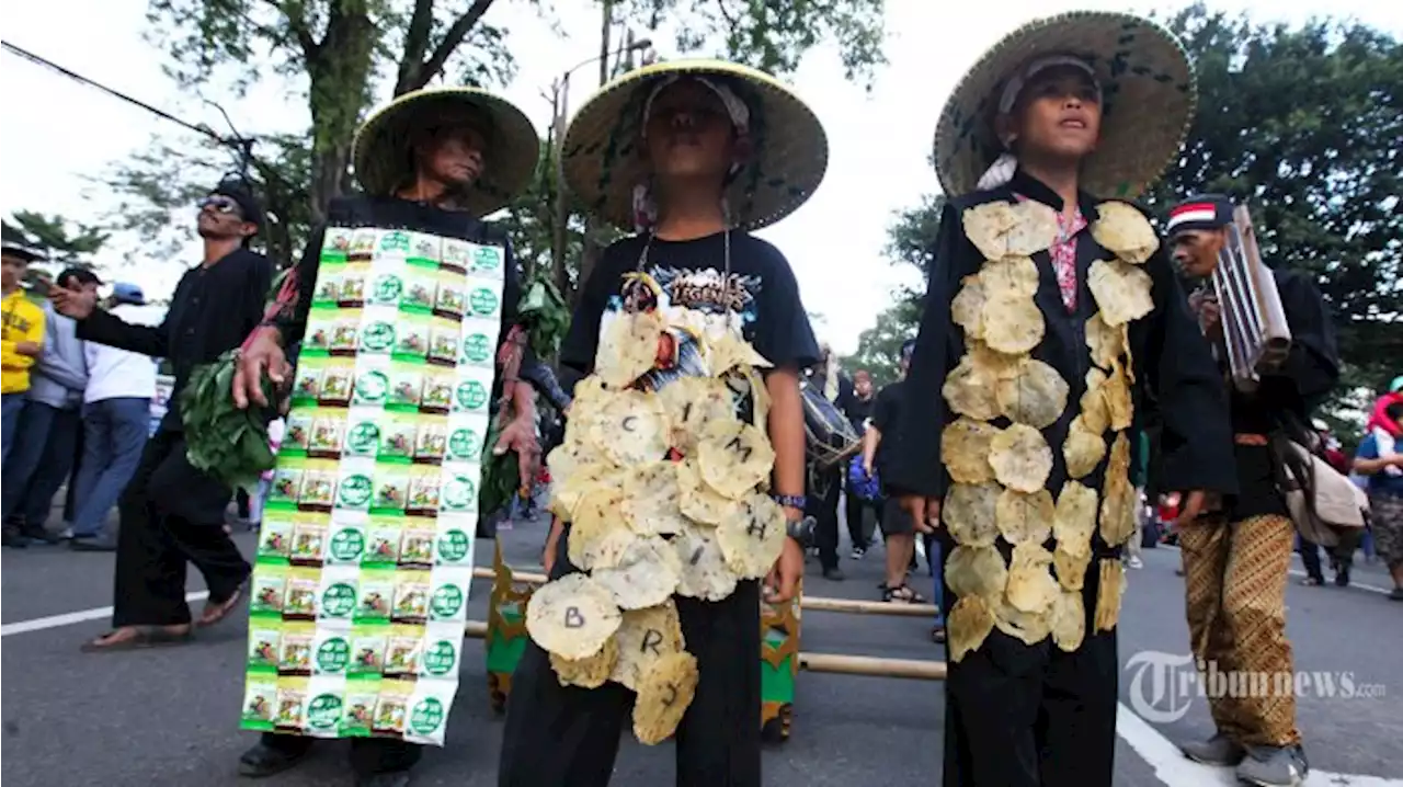 Pendukung Ganjar Ajak Lestarikan Seni Helaran, Bagian Kecintaan akan Budaya Lokal - Tribunnews.com