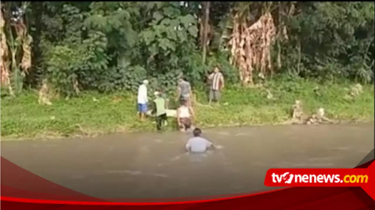 Dua Hari Hilang Terseret Banjir, Seorang Remaja Ditemukan di Sungai Rondoningo Probolinggo